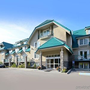 Pocaterra Inn & Waterslide